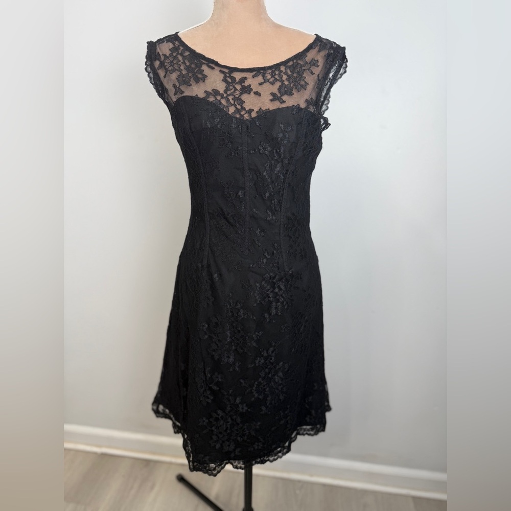 Monique Lhuillier Cocktail Black Lace Mini Dress